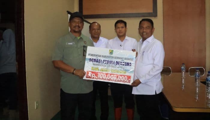 pemkab_sergai_salurkan_5_truk_bantuan_dan_rp100_juta_untuk_korban_banjir_aceh_tamiang_