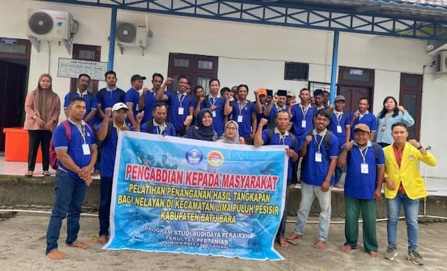 universitas_asahan_latih_nelayan_batu_bara_menjaga_kesegaran_ikan_pasca_tangkapan