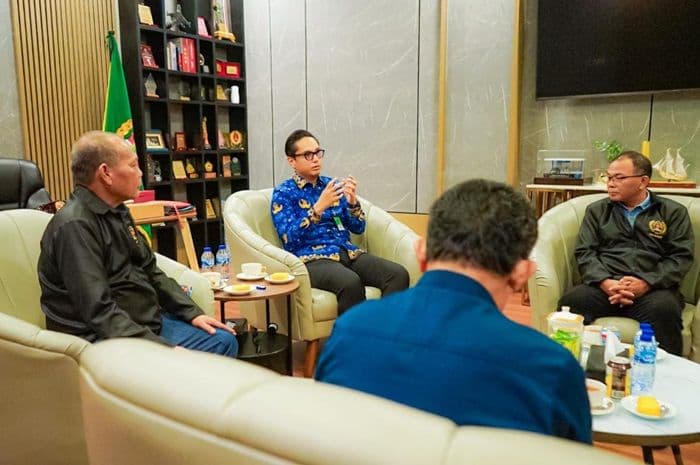 wali_kota_medan_harap_natal_pwi_2025_jadi_momentum_persatuan_dan_kepedulian