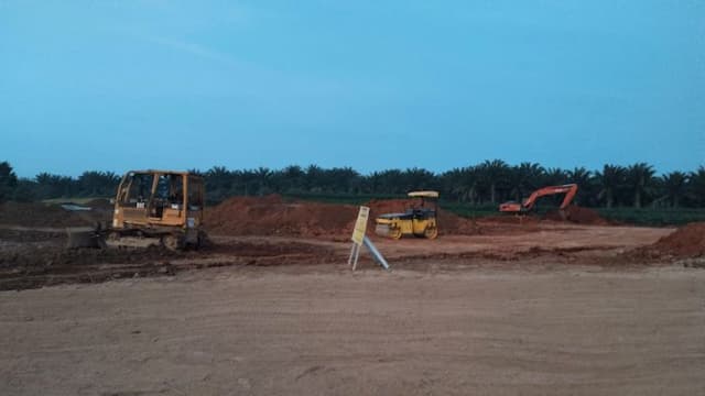 alat_berat_proyek_pembangunan_sekolah_rakyat_di_sergai_diduga_gunakan_bbm_subsidi