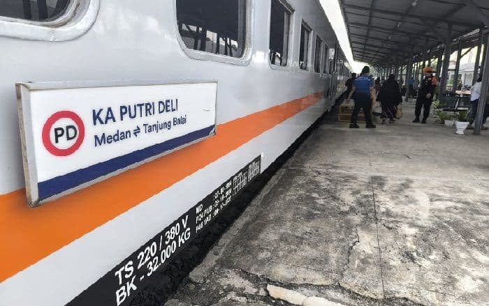 libur_isra_miraj_penumpang_kereta_di_sumut_membludak_ini_aturan_tiket_anak_dari_kai