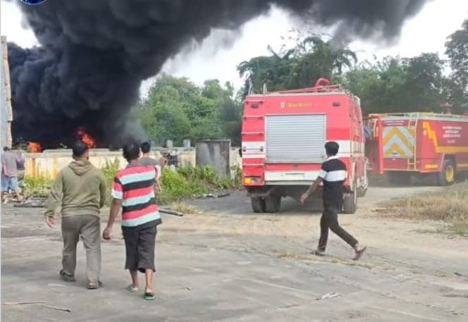 pabrik_tutup_15_tahun_di_tanjung_morawa_mendadak_terbakar