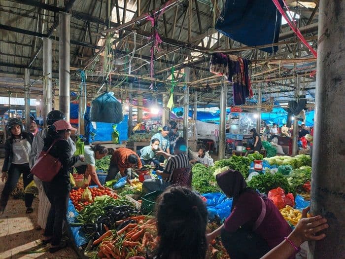 harga_sembako_samosir_18_februari_2026_telur_dan_ayam_naik_cabai_turun_drastis