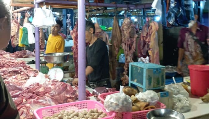 sehari_jelang_puasa_ramadan_harga_daging_dan_ayam_di_siantar_bertahan_mahal_
