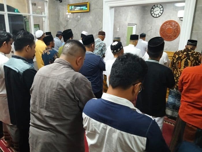 tarawih_perdana_ramadan_1447_h_di_masjid_al_hidayah_bsp_berlangsung_khusyuk