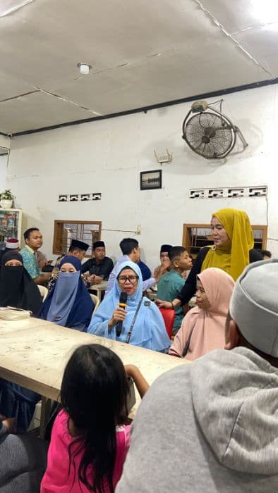 gis_medan_beri_bingkisan_lebaran_dan_uang_saku_kepada_50_guru_mengaji