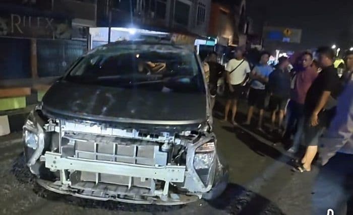 kecelakaan_hyundai_terbalik_di_binjai_viral_pengemudi_diduga_agresif_kejar_warga