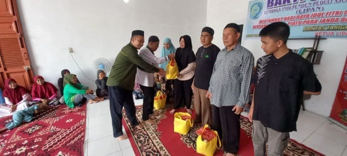 lsm_lipan_sumut_salurkan_80_paket_sembako_untuk_warga_deli_serdang_
