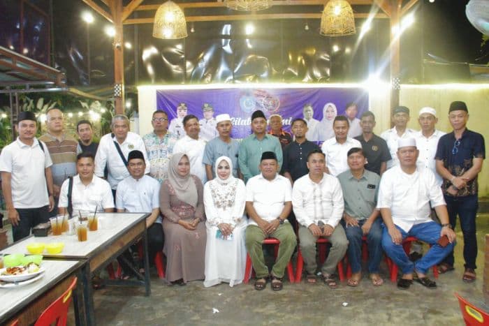 pererat_silaturahmi_dengan_insan_pers_wakil_bupati_jamri_hadiri_buka_puasa_bersama_pwi_labuhanbatu