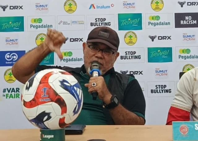 pelatih_sriwijaya_fc_beri_jempol_ke_bawah_untuk_psms