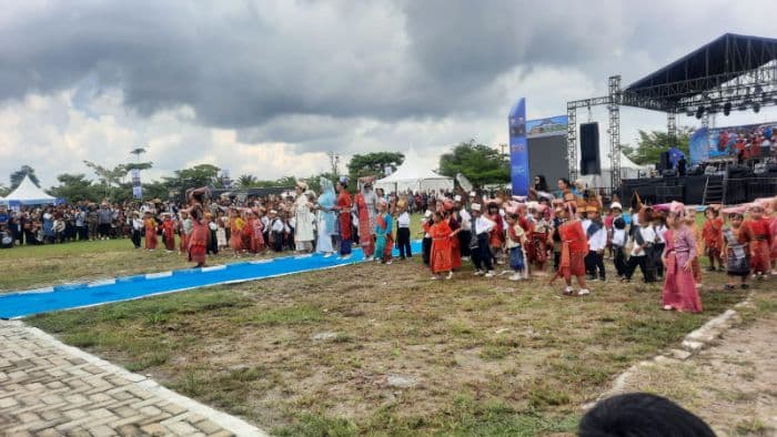 seratus_anak_paud_manortor_meriahkan_pesta_rakyat_hari_jadi_simalungun_ke193