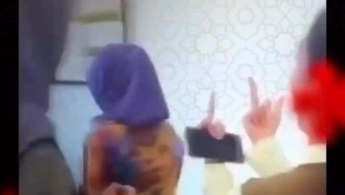 viral_siswa_sma_di_purwakarta_acungkan_jari_tengah_kepada_guru_