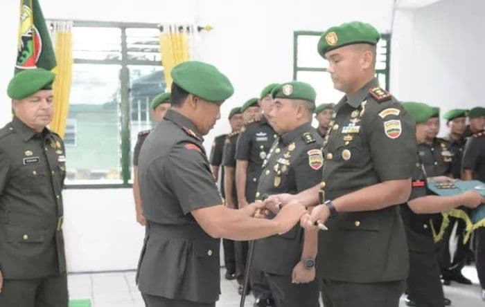 danrem_023ks_pimpin_sertijab_kepala_staf_korem_dan_dandim_0210taput