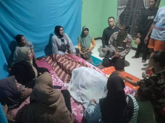 hendak_isi_daya_handphone_siswa_sd_meninggal_tersetrum_listrik_di_deli_serdang