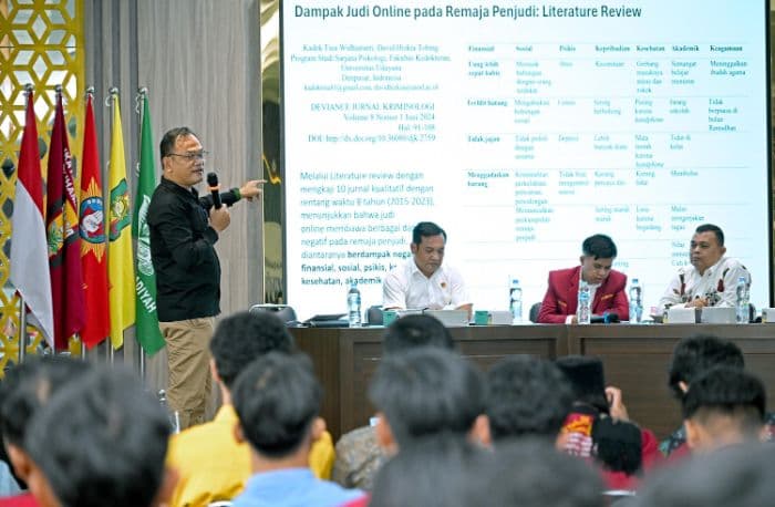 kominfo_sumut_mahasiswa_harus_bijak_kendalikan_teknologi