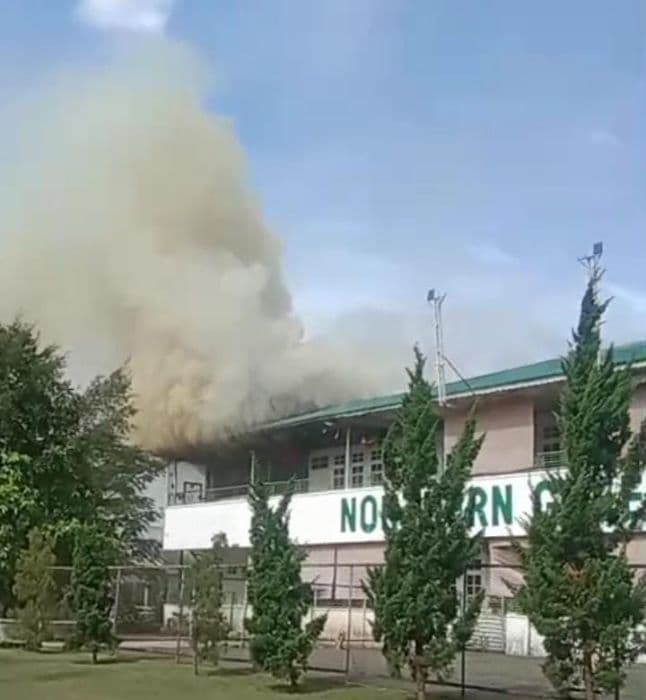 northern_green_school_medan_terbakar_12_ruangan_hangus