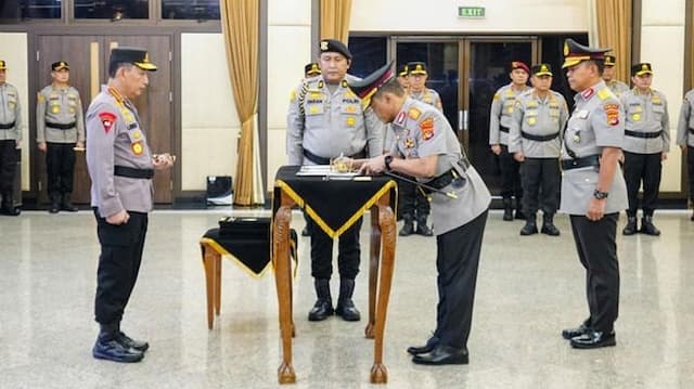 rotasi_besar_polri_2026_komjen_panca_putra_simanjuntak_resmi_jadi_kalemdiklat