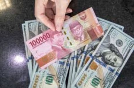 rupiah_mendaki_ke_rp17668_per_dolar_as_sore_ini