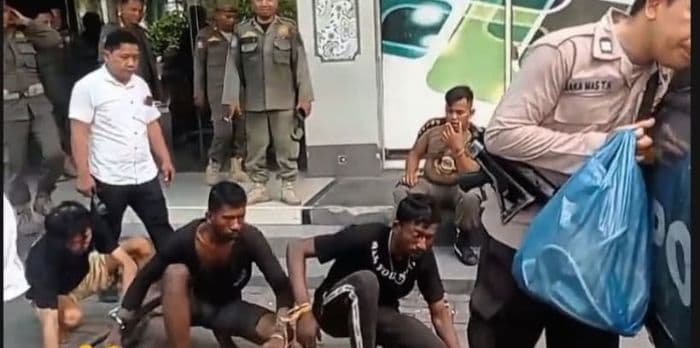 tiga_pencuri_kabel_di_eks_gedung_delimas_plaza_lubuk_pakam_diringkus