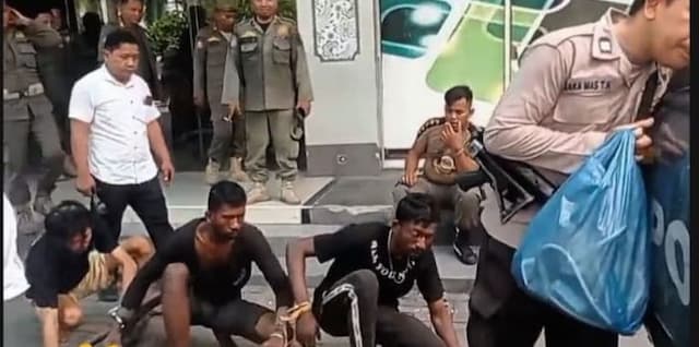 tiga_pencuri_kabel_di_eks_gedung_delimas_plaza_lubuk_pakam_diringkus