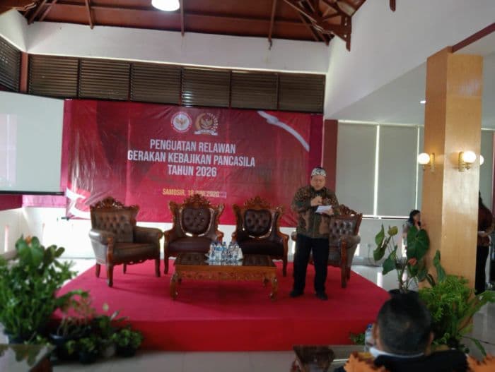 anggota_dpr_danau_toba_anugerah_besar_yang_dimiliki_indonesia