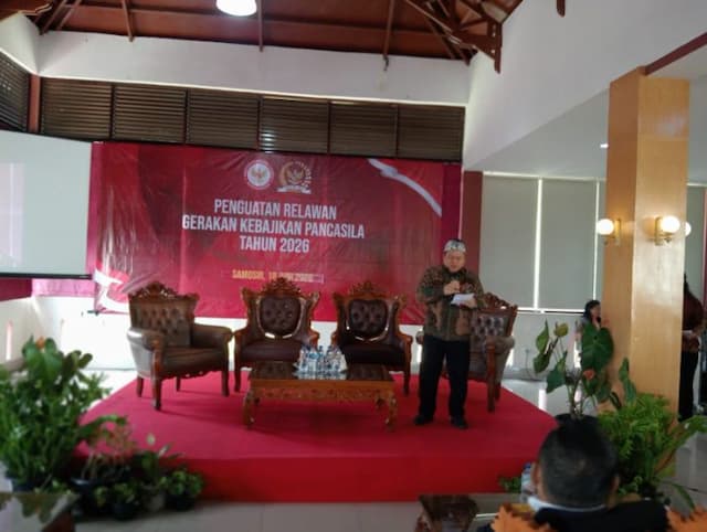 anggota_dpr_danau_toba_anugerah_besar_yang_dimiliki_indonesia