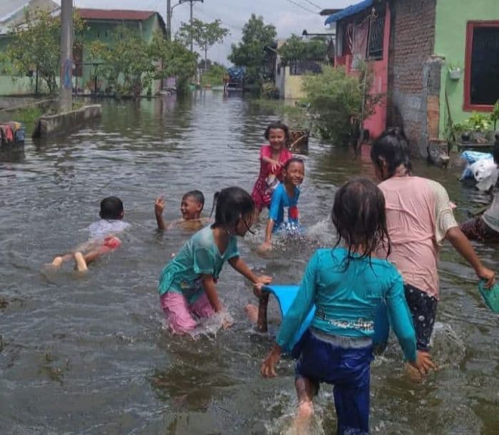 banjir_rob_kembali_rendam_medan_utara_warga_pertanyakan_efektivitas_proyek_miliaran_rupiah