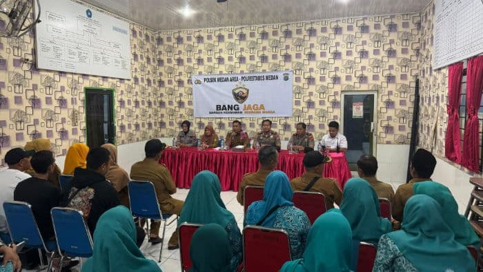 kapolsek_medan_area_ajak_warga_perkuat_keamanan_lingkungan_melalui_bang_jaga