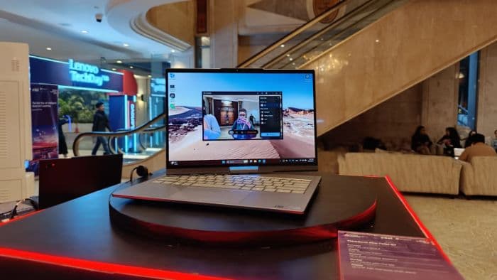 lenovo_pamer_thinkbook_plus_gen_7_auto_twist_laptop_dengan_layar_berputar_otomatis_ikuti_pengguna