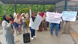polsek_dolok_masihul_tanggapi_demo_emakemak_soal_dugaan_penyulingan_bbm_di_spbu_ini_penjelasannya