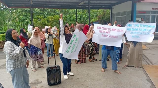 polsek_dolok_masihul_tanggapi_demo_emakemak_soal_dugaan_penyulingan_bbm_di_spbu_ini_penjelasannya