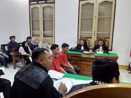 sidang_pleidoi_terdakwa_kasus_pembelian_pertalite_dengan_jeriken_di_medan_ditunda