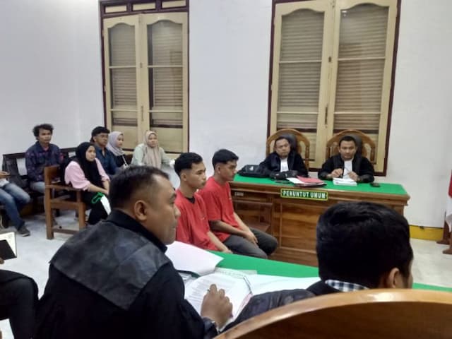 sidang_pleidoi_terdakwa_kasus_pembelian_pertalite_dengan_jeriken_di_medan_ditunda