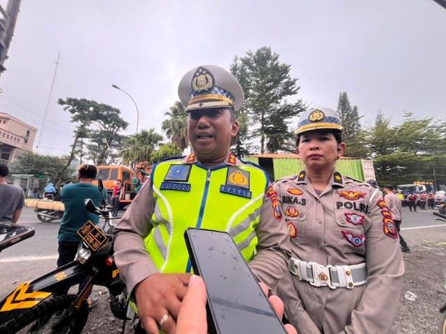 sopir_truk_fuso_kecelakaan_beruntun_9_kendaraan_di_sibolangit_berpeluang_jadi_tersangka