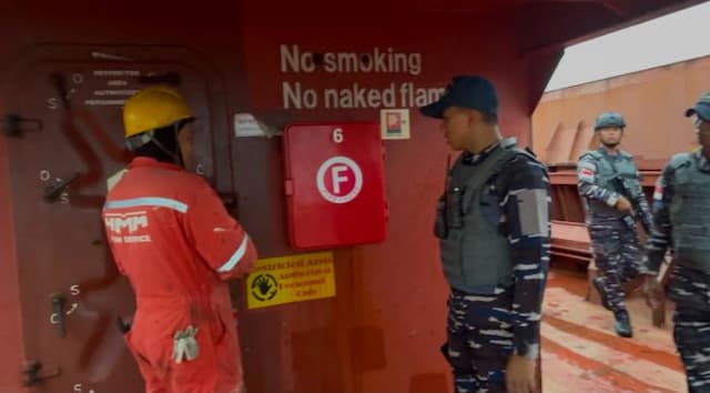 tni_al_gagalkan_pencurian_di_kapal_mv_ocean_capella_di_perairan_belawan_barang_bukti_diamankan