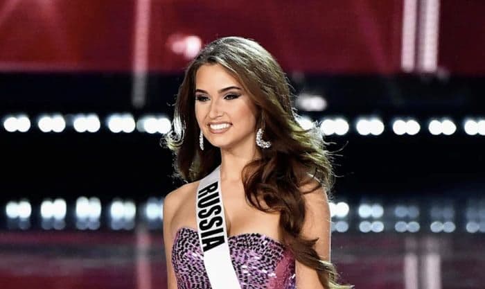 mantan_finalis_miss_russia_kseniya_alexandrova_tewas_akibat_kecelakaan_mobil_dengan_rusa_besar