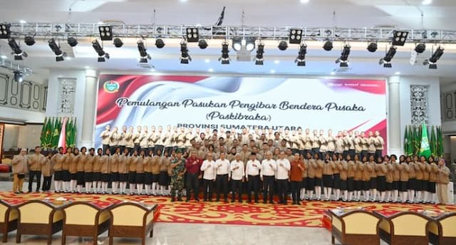 wagub_surya_apresiasi_paskibraka_sumut_2025_harapkan_jadi_duta_anti_narkoba