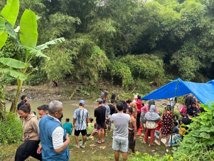 kronologi_bocah_8_tahun_hilang_terseret_arus_sungai_bah_sosopon