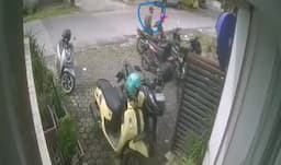 motor_wartawan_lagilagi_raib_di_wilkum_polsek_sunggal_pelaku_terekam_cctv