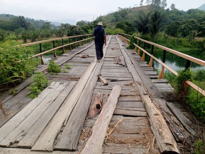 43_tahun_tanpa_peremajaan_jembatan_sibangebange_toba_lapuk_dan_rawan