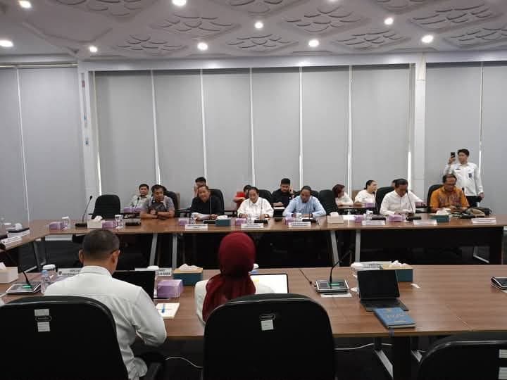 desak_kompensasi_siswa_terdampak_keracunan_mbg_ketua_dprd_karo_datangi_kantor_bgn_pusat