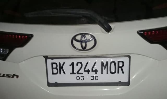 diduga_berbuat_asusila_mobil_bergoyang_di_rusunawa_kisaran_digerebek_warga