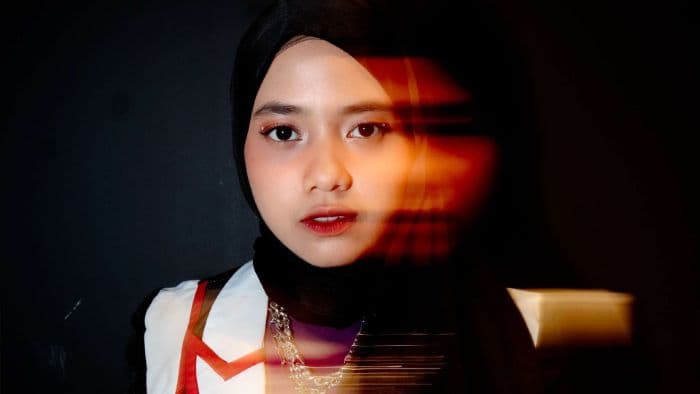hanin_dhiya_hadirkan_warna_baru_di_lagu_cinta_ini_membunuhku