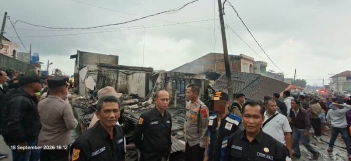 lima_rumah_hangus_dekat_spbu_sidikalang_satu_orang_dikabarkan_meninggal