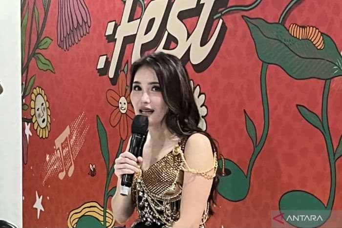 ayu_ting_ting_pamer_kabar_bahagia_soal_kehidupan_asmara