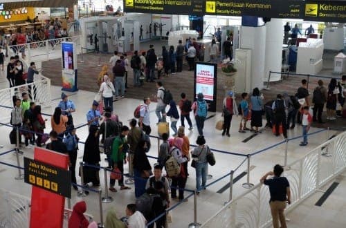 daya_beli_tertekan_trafik_penumpang_domestik_kualanamu_dan_belawan_melemah