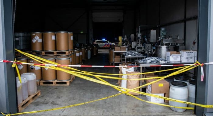 pabrik_tramadol_dan_hexymer_di_bandung_digerebek_produksi_8_juta_butir_per_hari