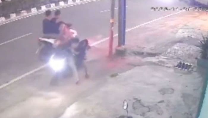 aksi_curanmor_terekam_cctv_di_kisaran_seorang_pelaku_di_bawah_umur_ditangkap_polisi