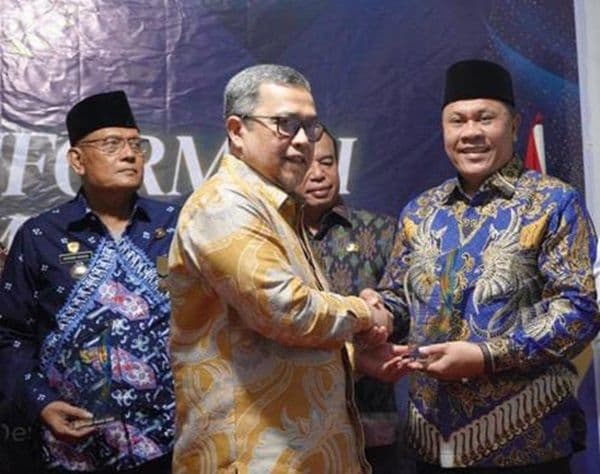 pertahankan_predikat_informatif_kanwil_kemenag_sumut_kembali_raih_ki_award_2025