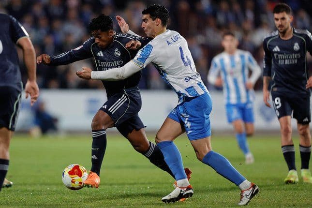 real_madrid_lolos_ke_16_besar_copa_del_rey_usai_kalahkan_talavera_32